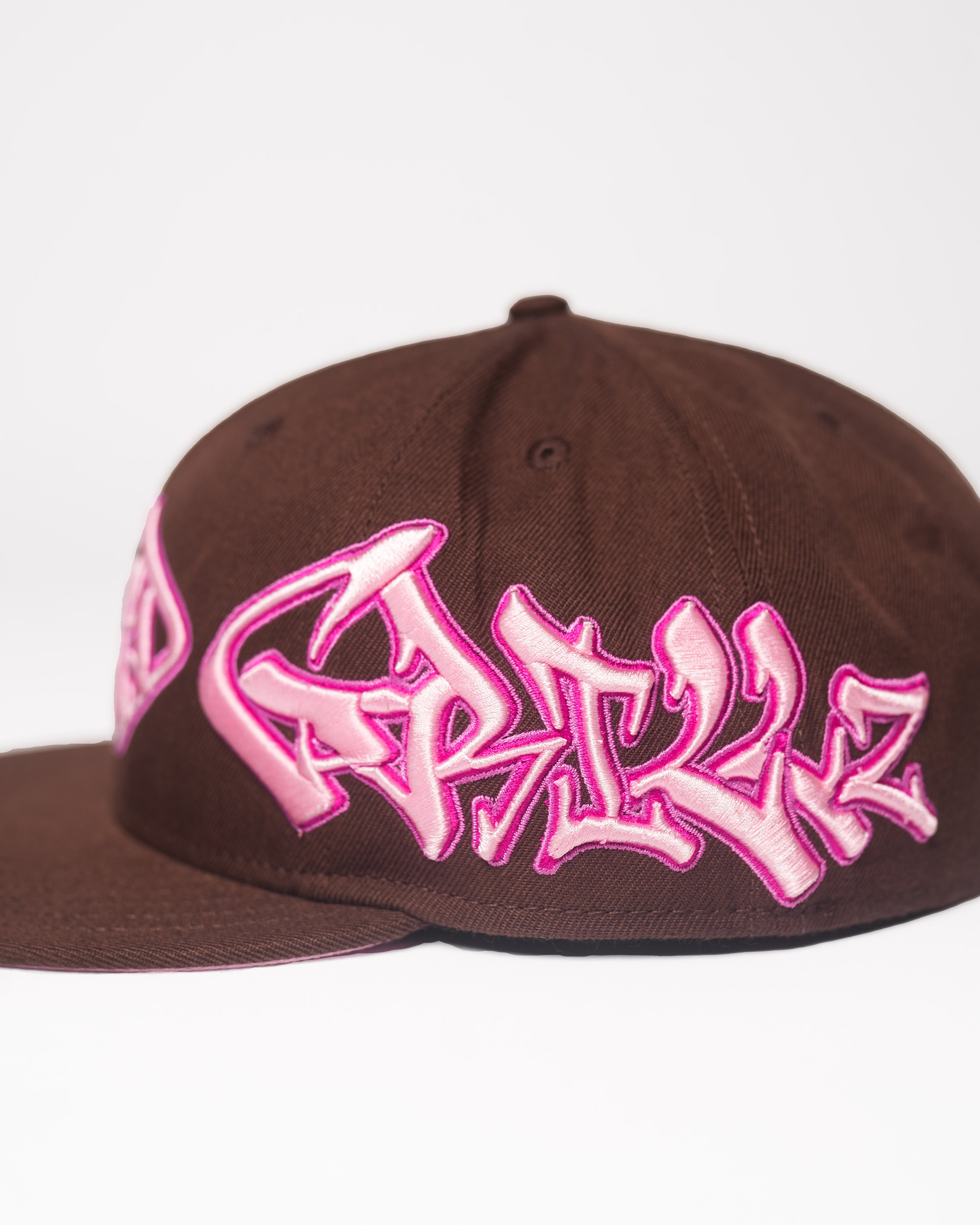 MADGRILLZ GRAFFITI FITTED (GROUNDED BROWN)