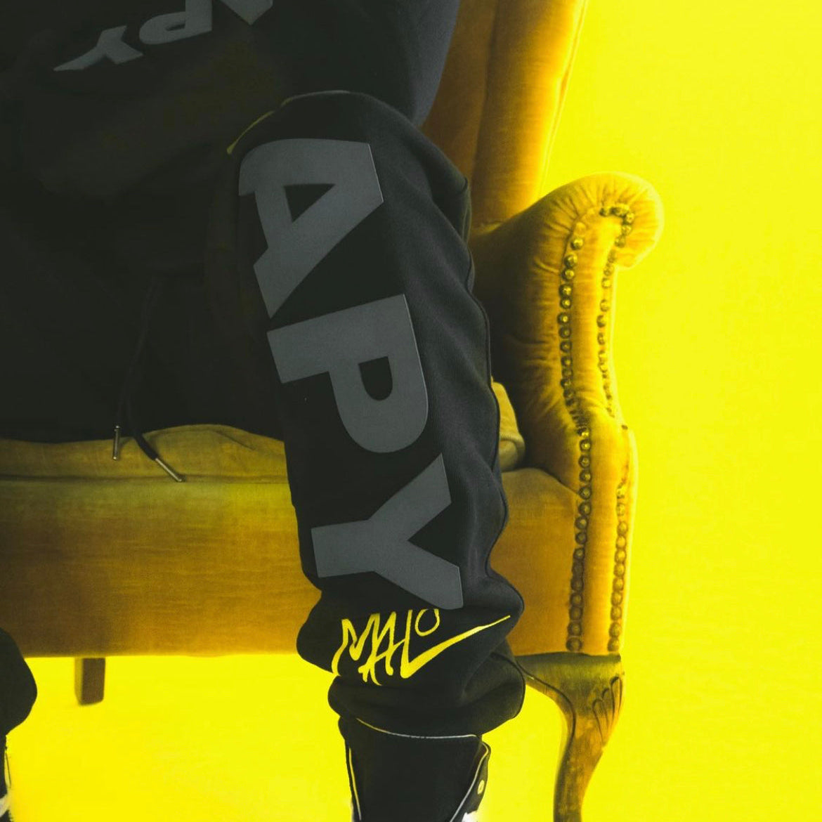 MID-SEASON SWEATSUIT (BLISSFUL BLACK)